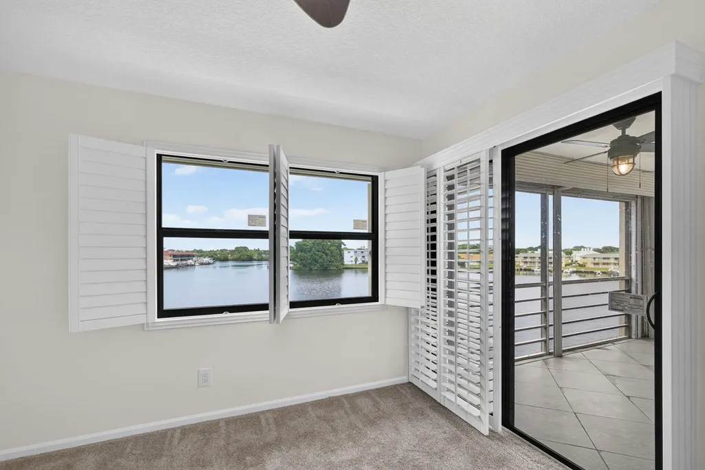 313 Lake Circle North Palm Beach FL 33408