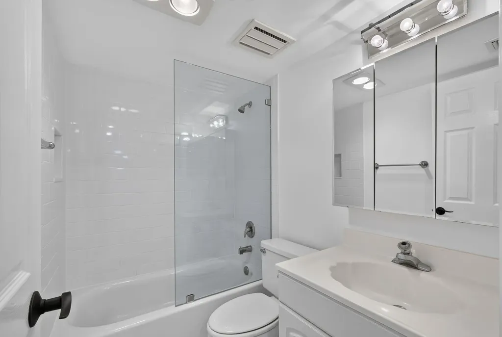 313 Lake Circle North Palm Beach FL 33408