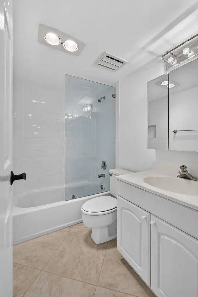313 Lake Circle North Palm Beach FL 33408