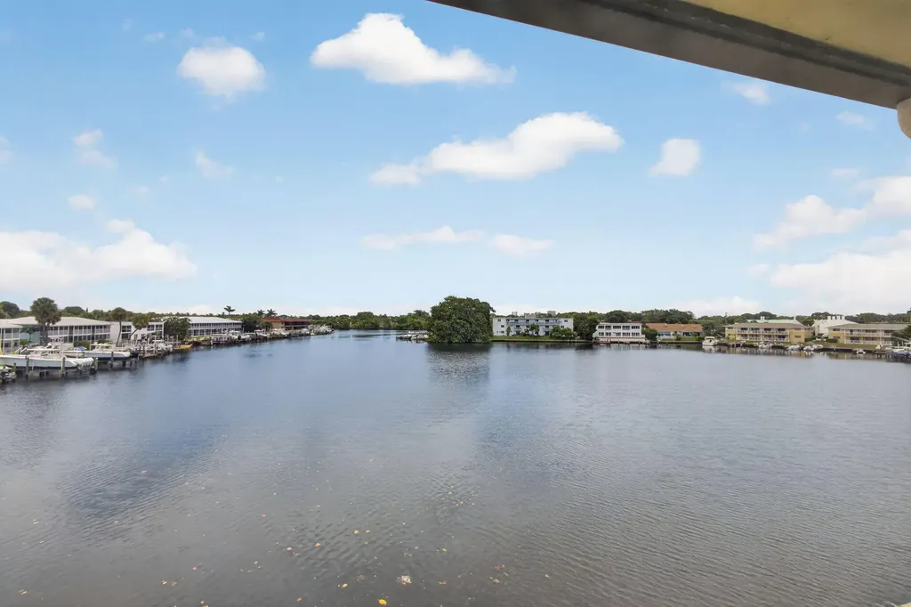 313 Lake Circle North Palm Beach FL 33408