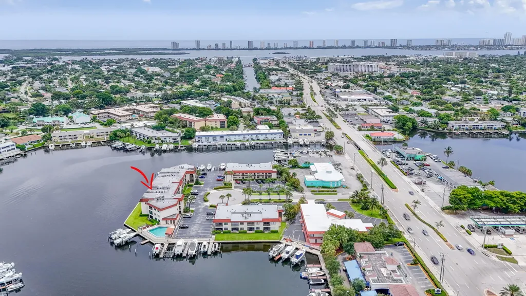 313 Lake Circle North Palm Beach FL 33408