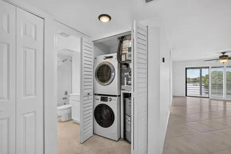 313 Lake Circle North Palm Beach FL 33408