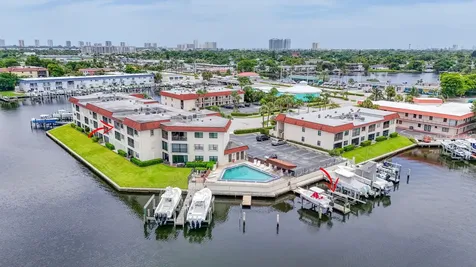 313 Lake Circle North Palm Beach FL 33408