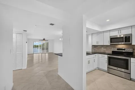313 Lake Circle North Palm Beach FL 33408