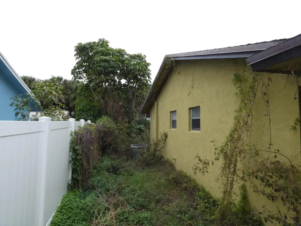 6663 Rigger Road Lake Worth FL 33462