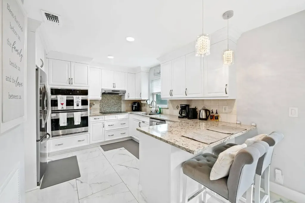 3298 N Dixie Highway Boca Raton FL 33431