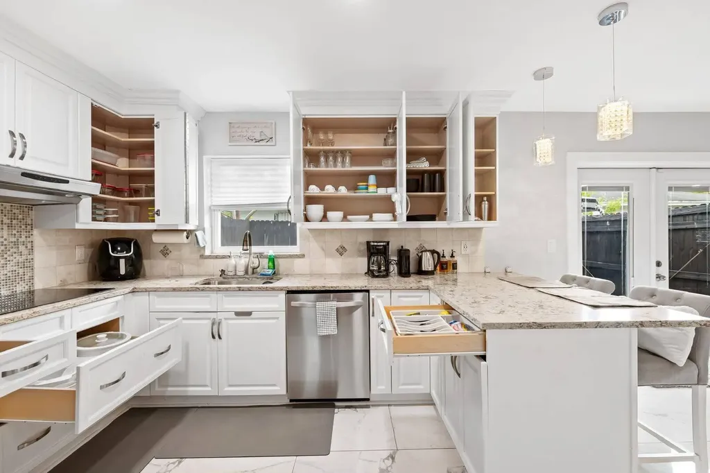 3298 N Dixie Highway Boca Raton FL 33431