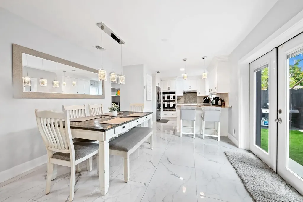 3298 N Dixie Highway Boca Raton FL 33431
