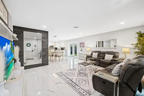 3298 N Dixie Highway Boca Raton FL 33431