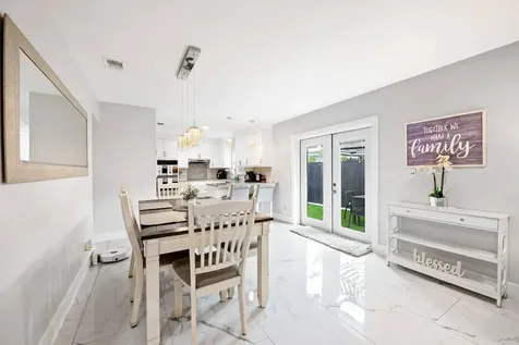 3298 N Dixie Highway Boca Raton FL 33431