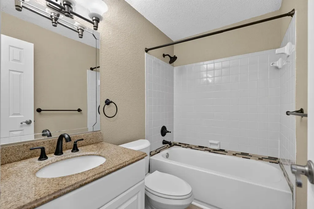 166 Raintree Jupiter FL 33458
