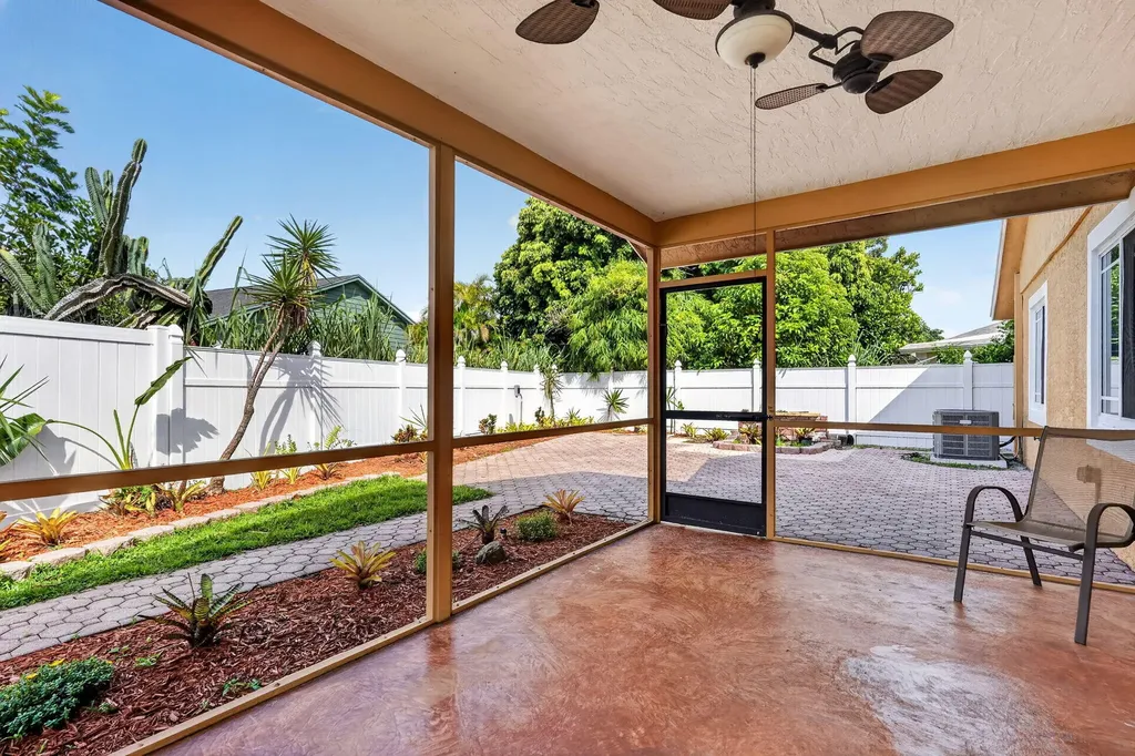 166 Raintree Jupiter FL 33458
