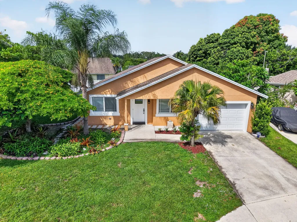 166 Raintree Jupiter FL 33458