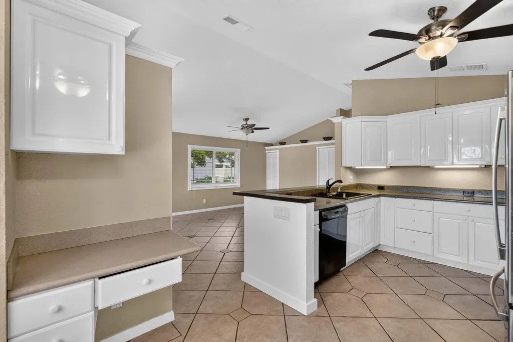 166 Raintree Jupiter FL 33458