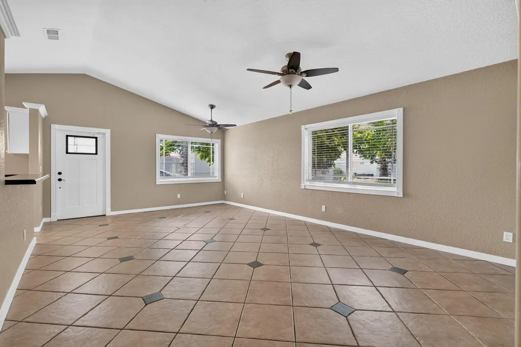 166 Raintree Jupiter FL 33458