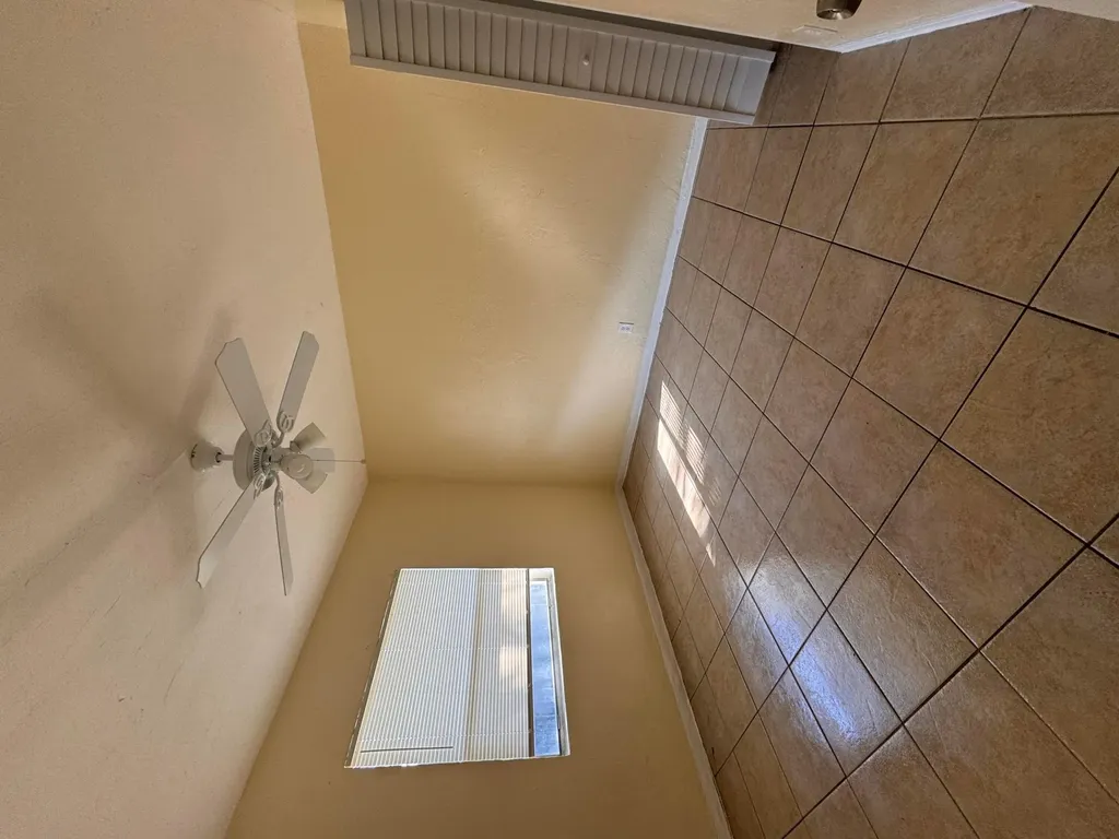 825 SW 10th Terrace Pompano Beach FL 33060