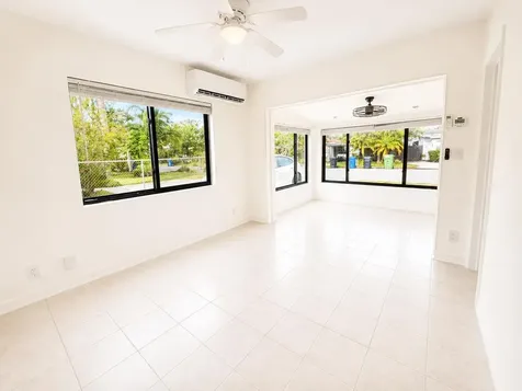 1724 NE 17th Street Fort Lauderdale FL 33305