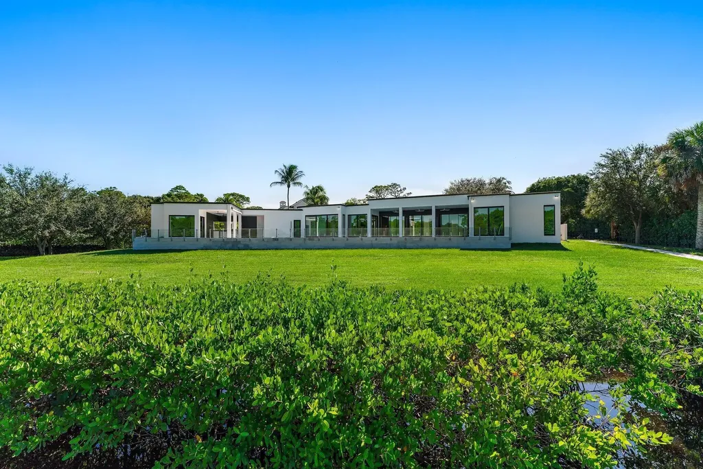 8309 SE Rivers Edge Street Jupiter FL 33458