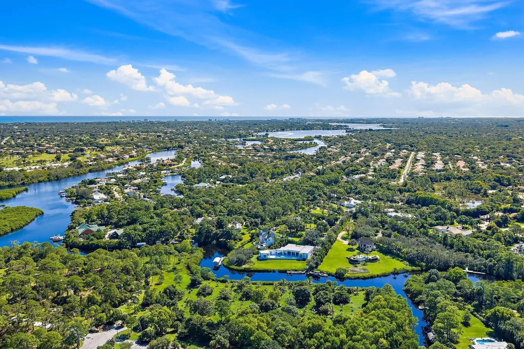 8309 SE Rivers Edge Street Jupiter FL 33458