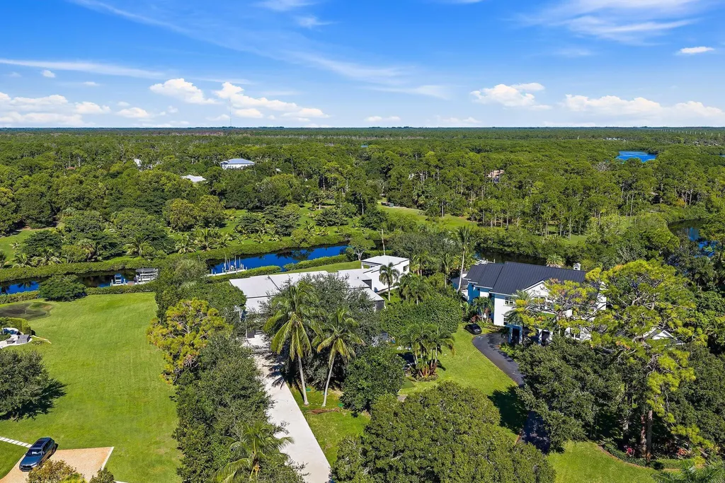 8309 SE Rivers Edge Street Jupiter FL 33458