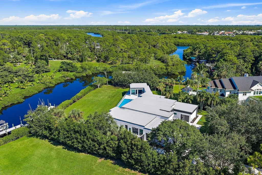 8309 SE Rivers Edge Street Jupiter FL 33458