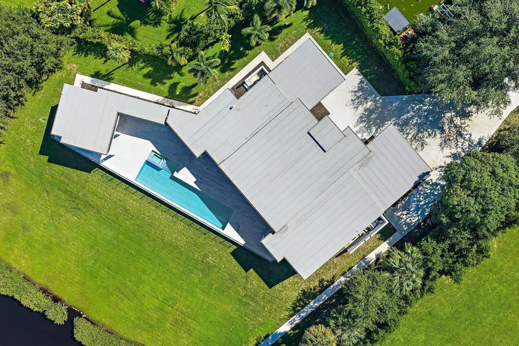 8309 SE Rivers Edge Street Jupiter FL 33458