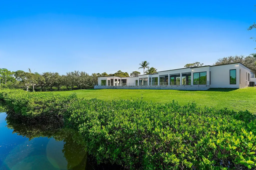 8309 SE Rivers Edge Street Jupiter FL 33458