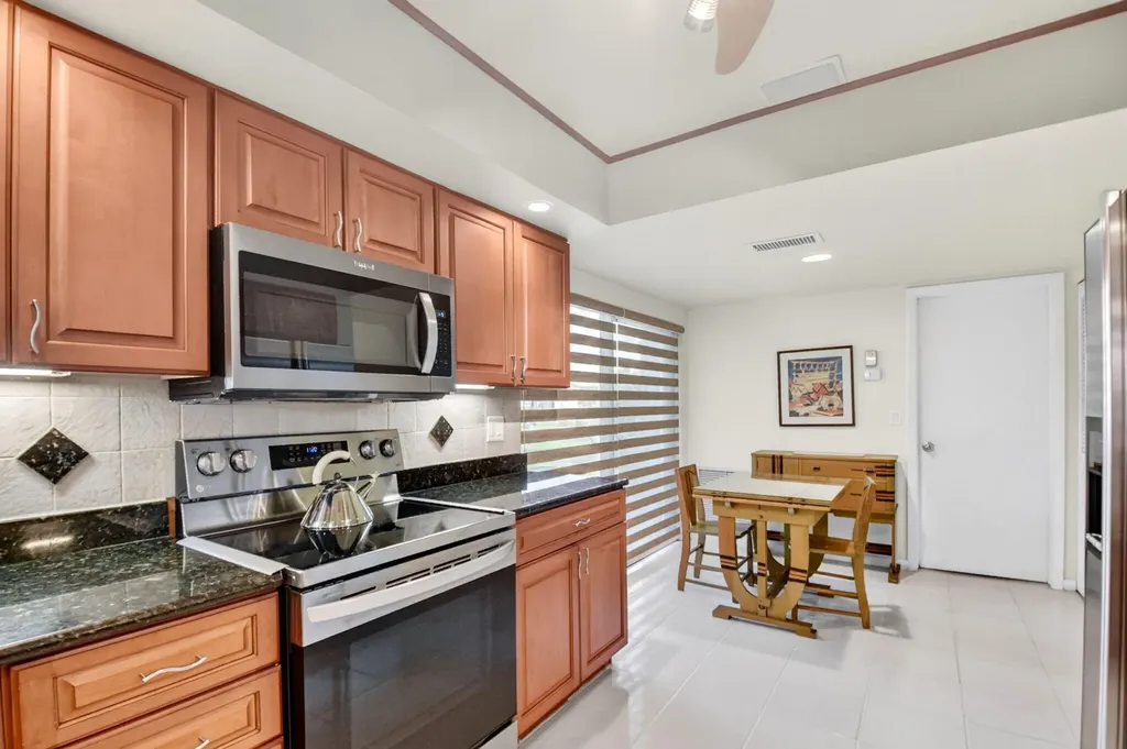5791 Lakeview Mews Place Boynton Beach FL 33437