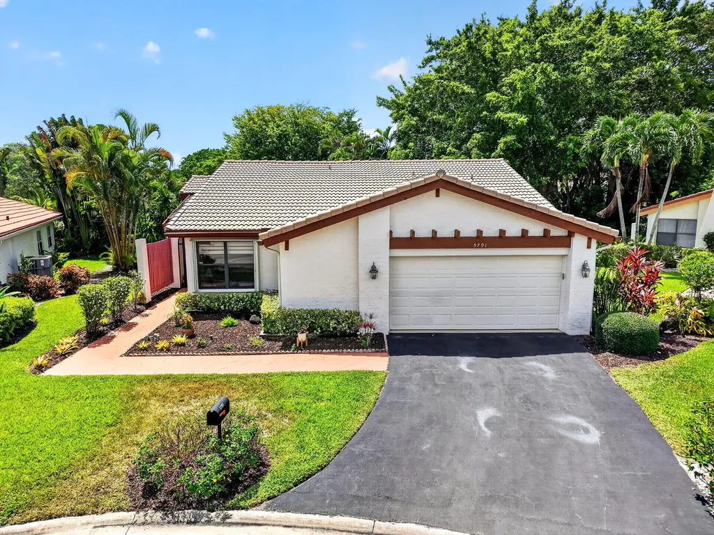 5791 Lakeview Mews Place Boynton Beach FL 33437