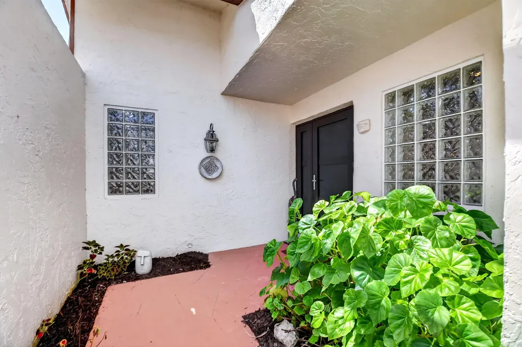 5791 Lakeview Mews Place Boynton Beach FL 33437