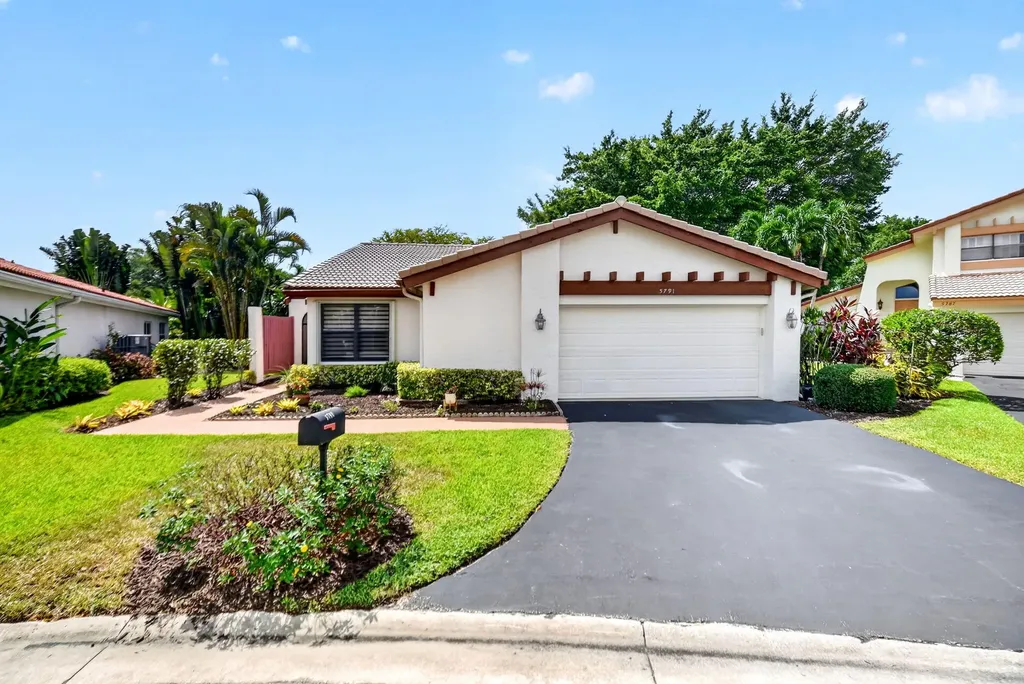 5791 Lakeview Mews Place Boynton Beach FL 33437