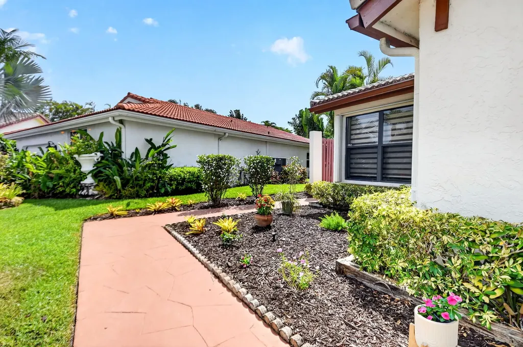 5791 Lakeview Mews Place Boynton Beach FL 33437