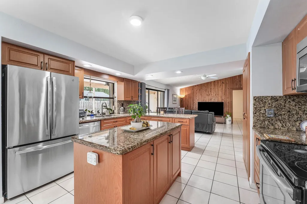 1217 NW 111th Way Coral Springs FL 33071