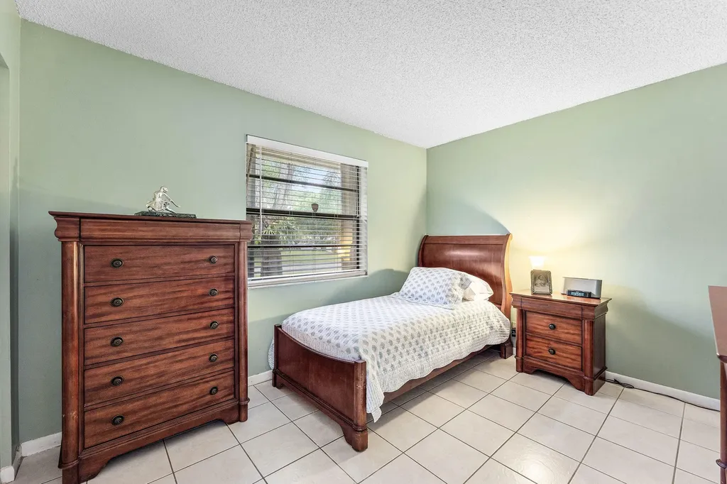 1217 NW 111th Way Coral Springs FL 33071