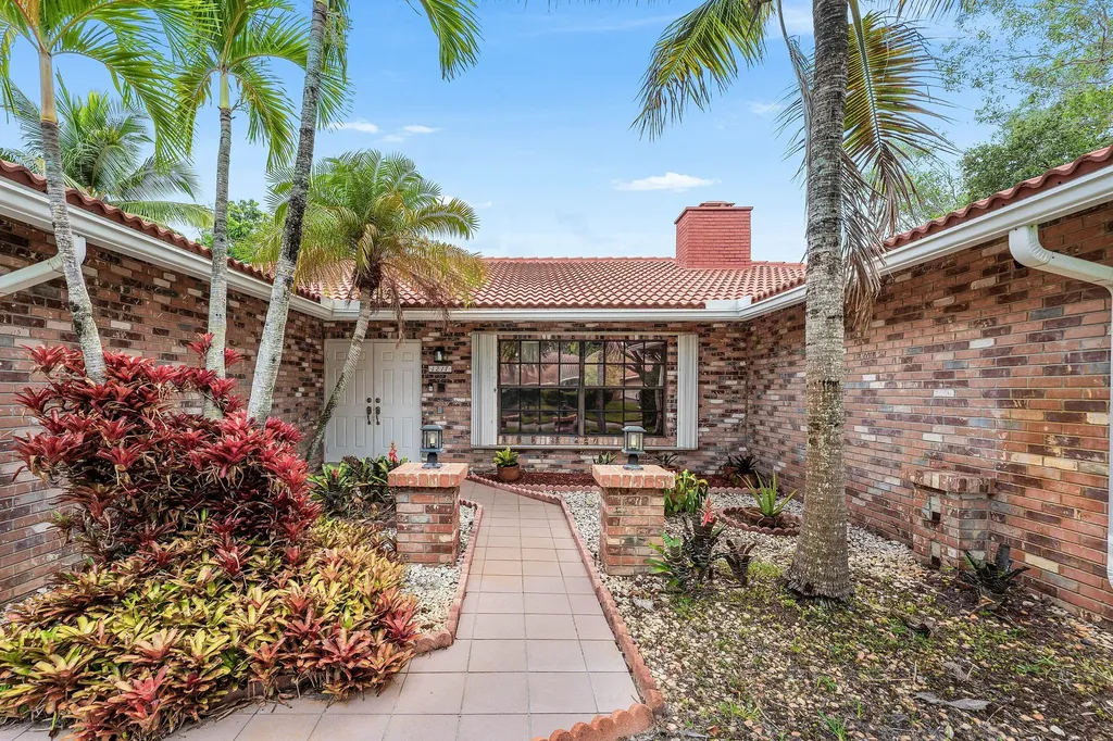 1217 NW 111th Way Coral Springs FL 33071