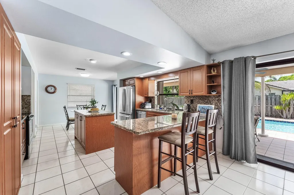 1217 NW 111th Way Coral Springs FL 33071
