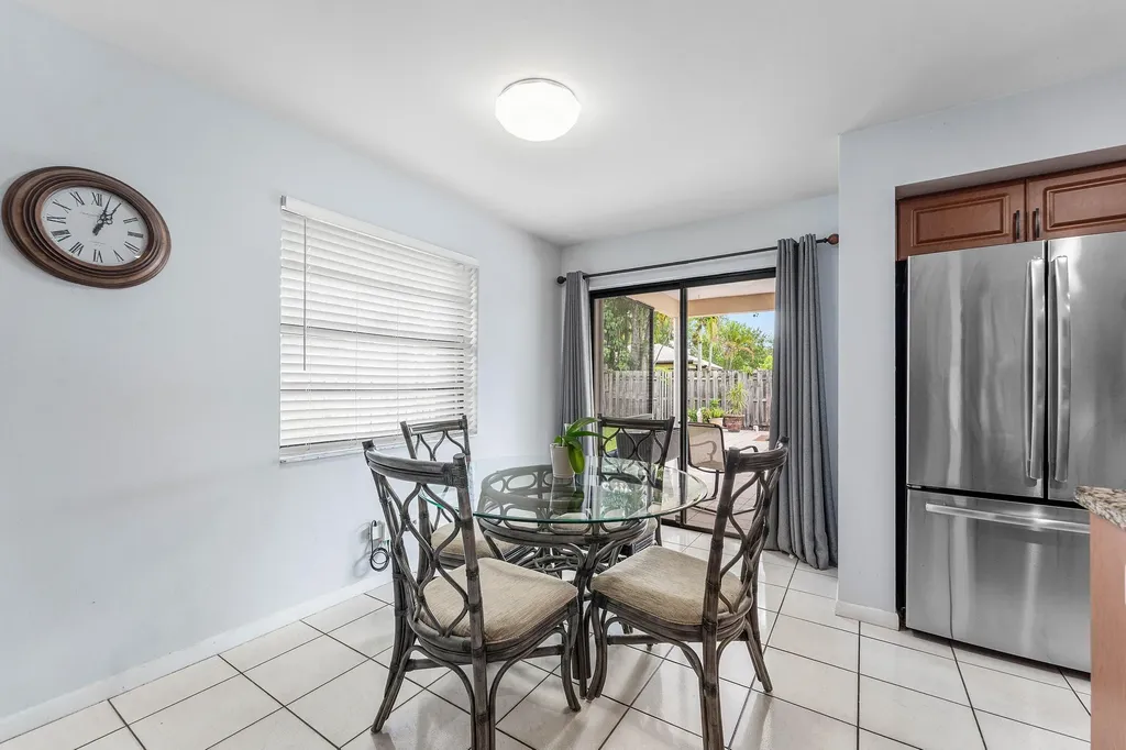 1217 NW 111th Way Coral Springs FL 33071