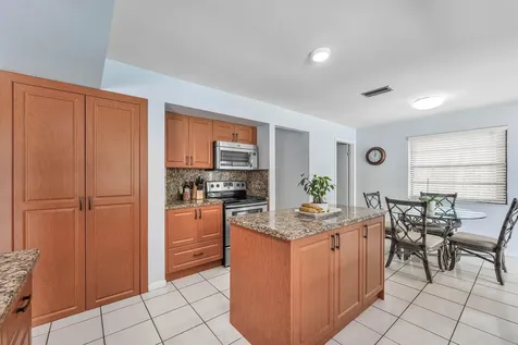 1217 NW 111th Way Coral Springs FL 33071