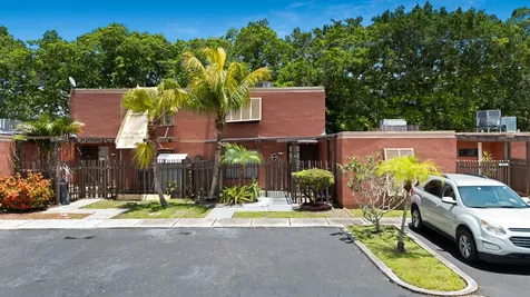 1517 Fairway Road Pembroke Pines FL 33026