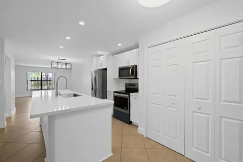 1517 Fairway Road Pembroke Pines FL 33026