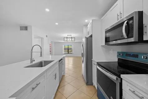 1517 Fairway Road Pembroke Pines FL 33026