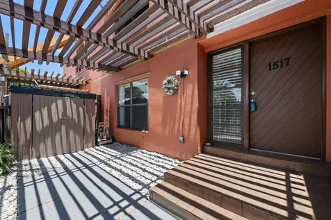 1517 Fairway Road Pembroke Pines FL 33026