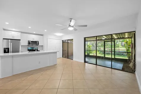 1517 Fairway Road Pembroke Pines FL 33026