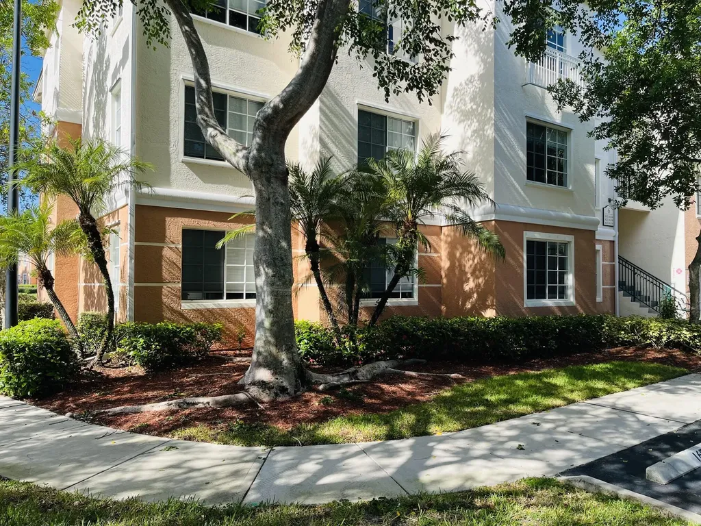 6101 Myrtlewood Circle W Palm Beach Gardens FL 33418
