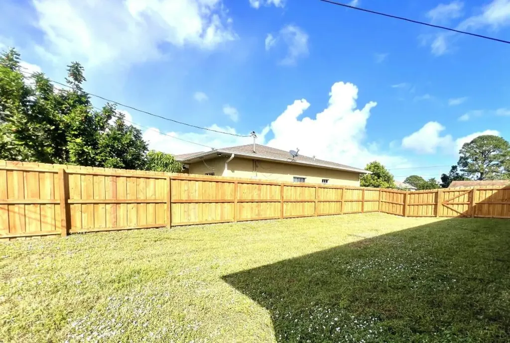 341 SW Ridgecrest Drive Port St Lucie FL 34953
