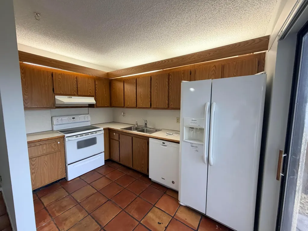 37 Lake Arbor Drive Palm Springs FL 33461