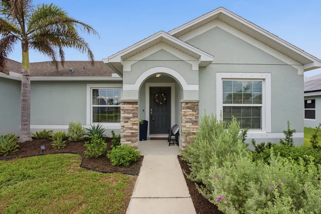 183 SW North Wakefield Circle Port St Lucie FL 34953