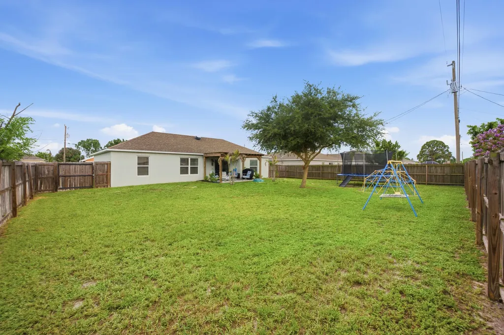 183 SW North Wakefield Circle Port St Lucie FL 34953