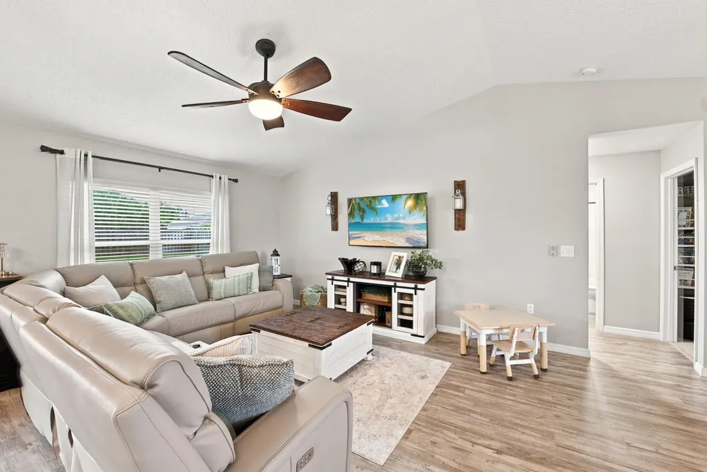 183 SW North Wakefield Circle Port St Lucie FL 34953