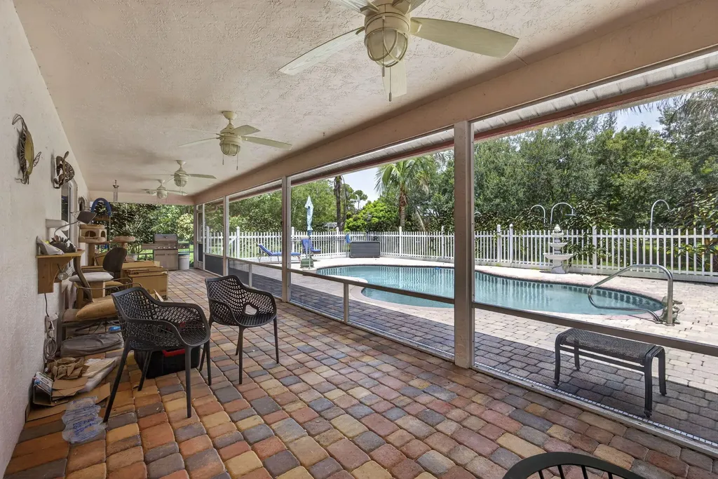 17183 73rd Court N The Acreage FL 33470